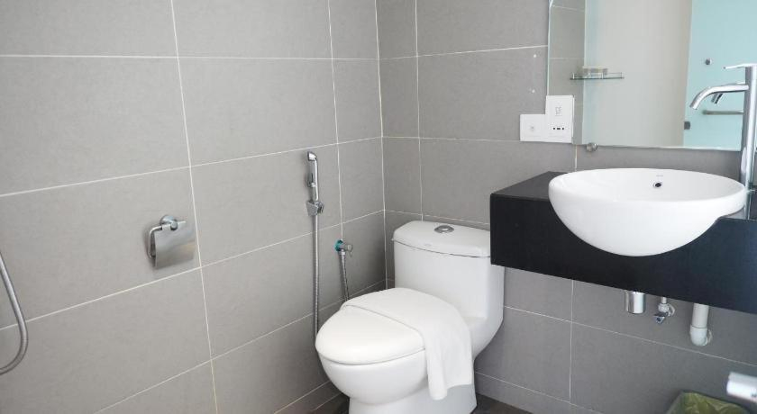 Bathroom 4, Mornington Hotel Medan Ipoh, Kinta