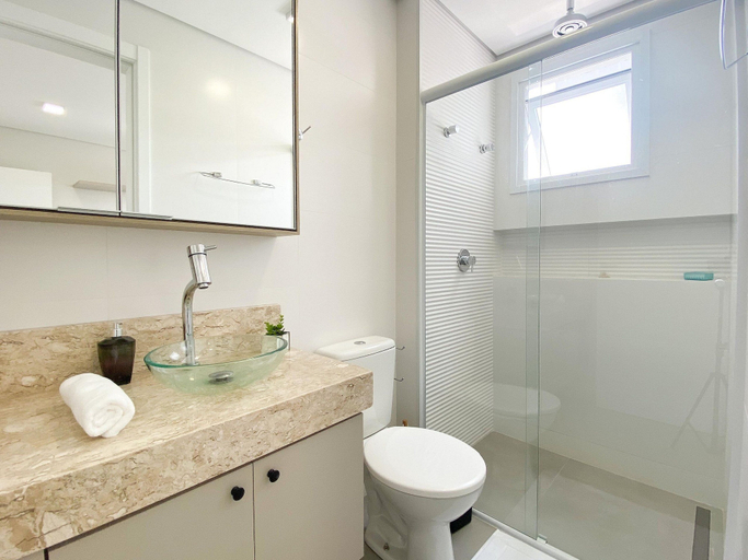 Bathroom 4, Apê Cheio de Estilo - Campeche, Florianopolis