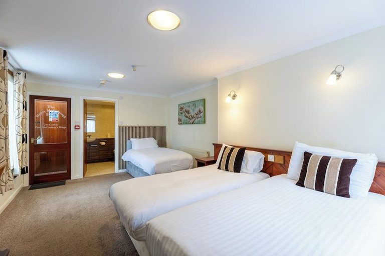 Bedroom 2, Bein Inn hotel, Perthshire and Kinross