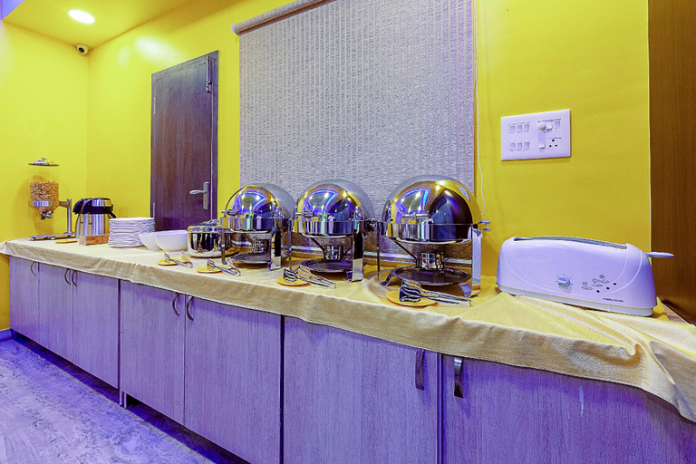 Food & Drinks 5, Fabexpress Raj Supreme Residency, Kancheepuram