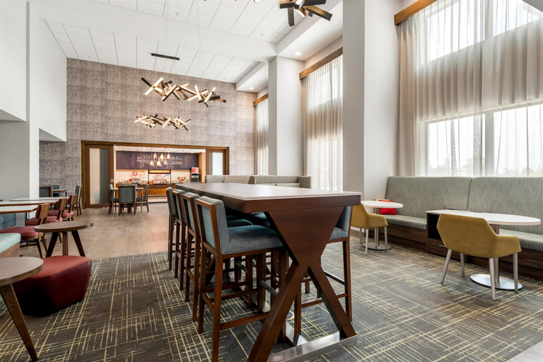 Food & Drinks 5, Hampton Inn & Suites Pekin Peoria Area, Tazewell