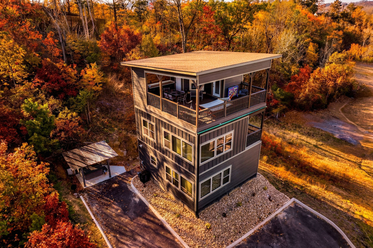 Room 2, Skydeck Pinnacle in Sevierville, Sevier