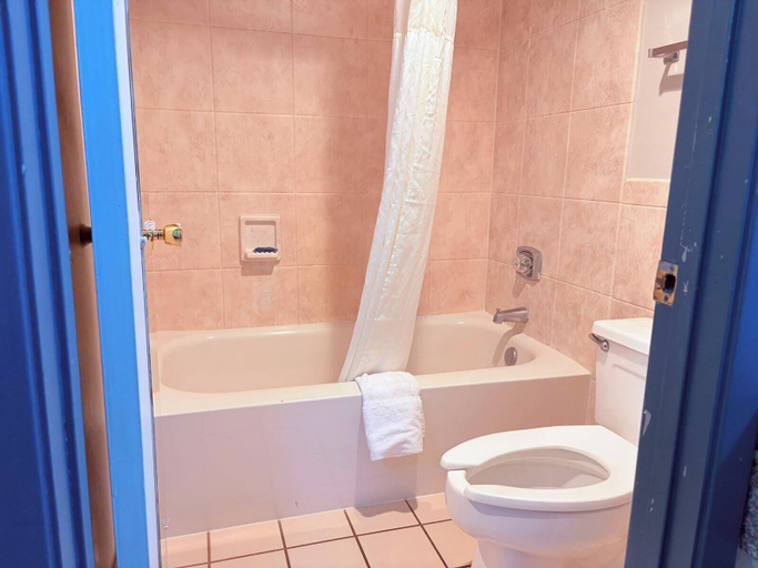Bathroom 3, Discovery Inn Lafayette Airport I-10, Lafayette