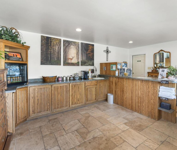 Food & Drinks, White River Inn, Rio Blanco