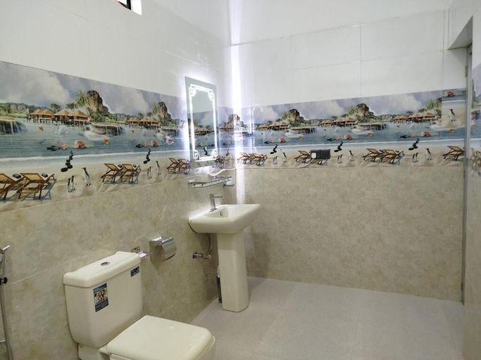 Bathroom 4, Salt & sand resort, Pothuvil