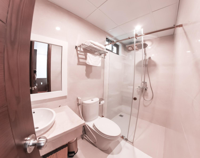 Bathroom 4, GM International Hotel & Apartment, Hải An