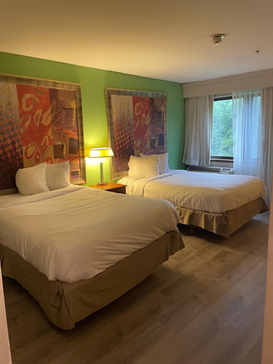 Room 4, Hotel Clarion Inn, Lake