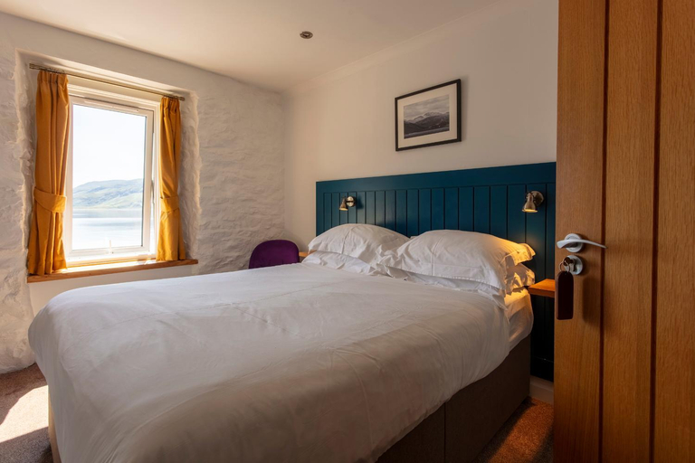 Bedroom 2, The Arch Inn, Highland
