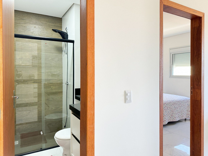 Bathroom 3, Residencial Fiametti-Praia dos Ingleses, Florianopolis