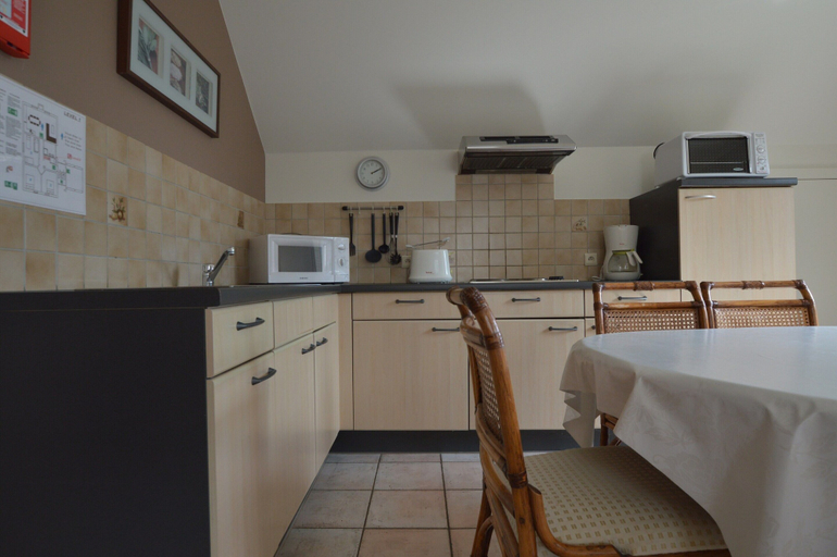 Others 5, Spacious Holiday Home in Ovifat With Terrace, Liège