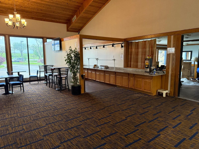 Dining 3, Hotel Clarion Inn, Lake