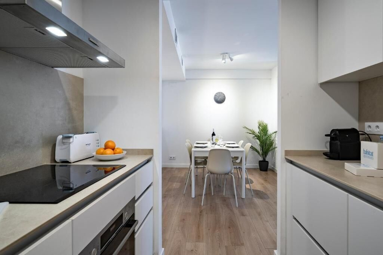 Private kitchen 5, Teatre Aparthotel Habitat Apartments, Barcelona