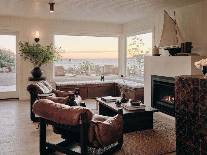 Public Area, The Herondale Hotel, Clatsop