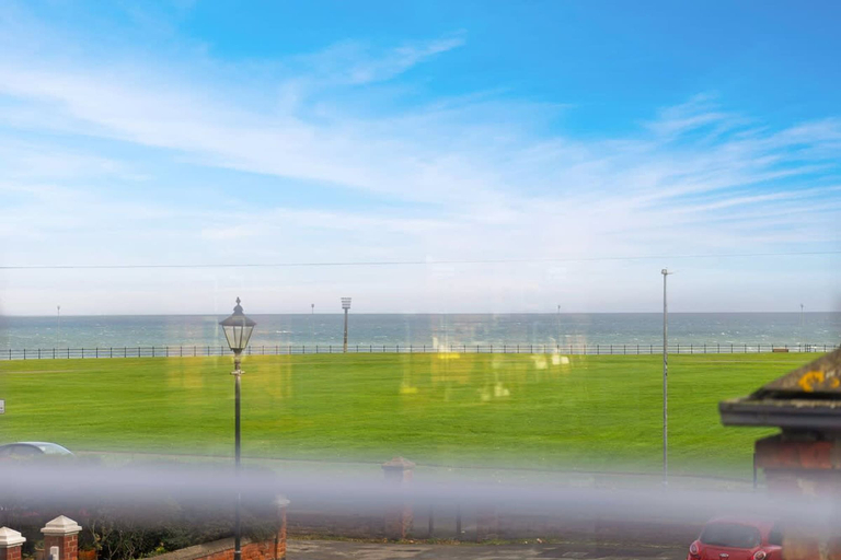 Room 4, High-spec Hartlepool 3BR Apartment Sleeps 5 by Stay With Us, Hartlepool