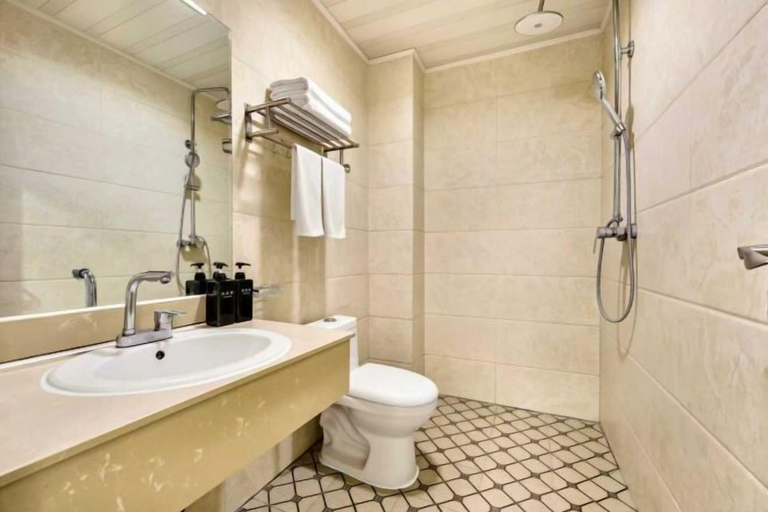 Bathroom 3, Zhenghang Hotel (Shijiazhuang Airport), Shijiazhuang