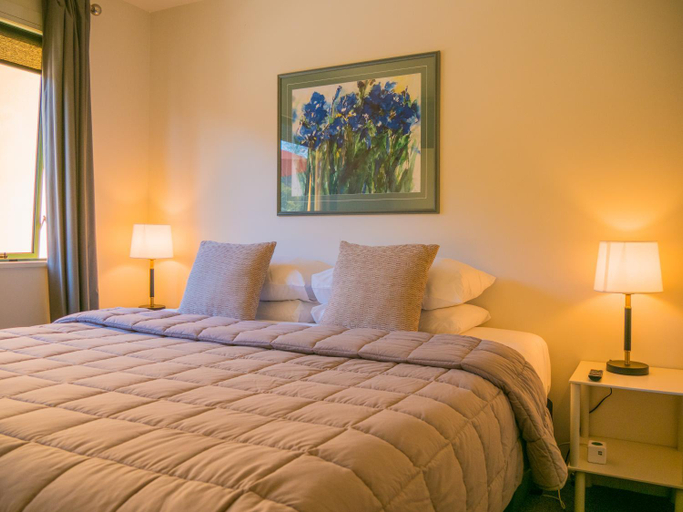 Bedroom 2, Tuscany Gardens Motor Lodge, Nelson
