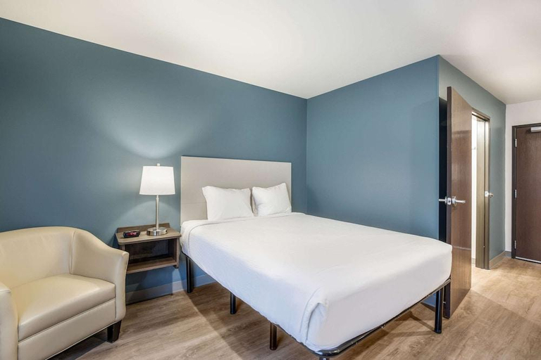 Bedroom 3, Woodspring Suites Gurnee - Chicago, Lake