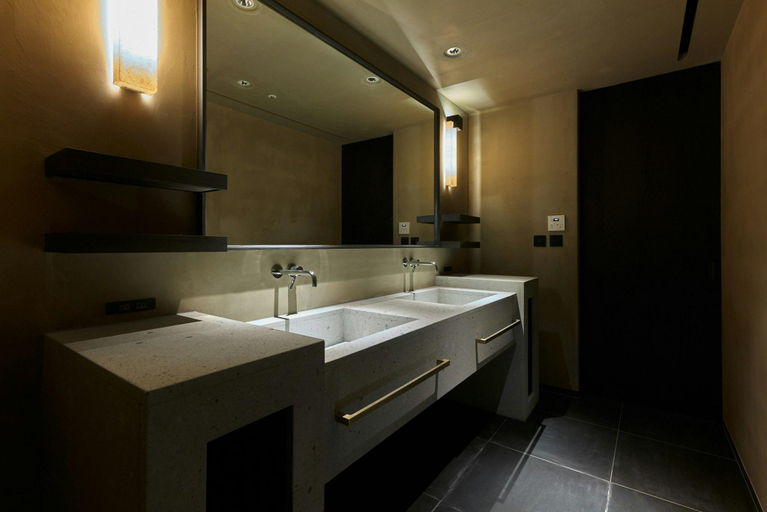 Bathroom 4, Hanamurasaki, Kaga