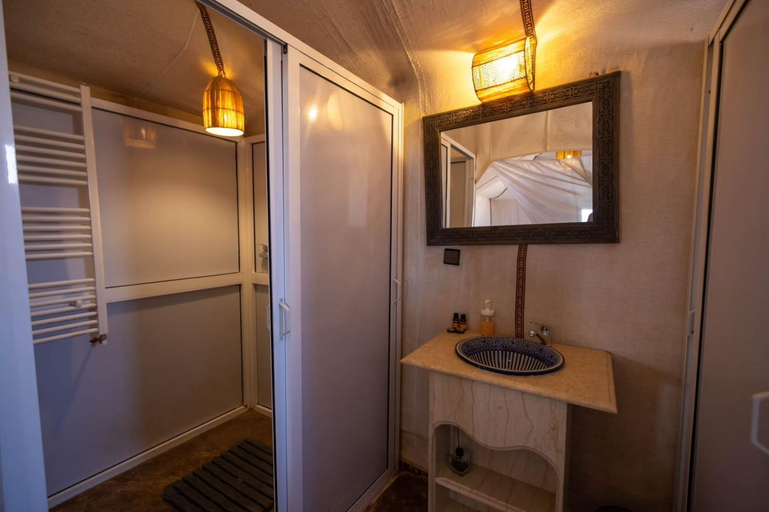Bathroom, Gamra Desert Camp, Errachidia