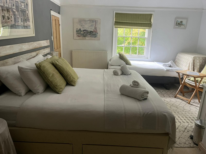 Bedroom 2, White house, Essex