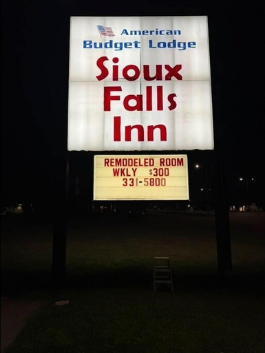 Exterior & Views, Sioux Fall Inn, Minnehaha