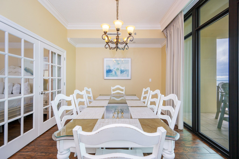 Dining 5, Phoenix West 604 3 Bedroom Condo, Baldwin