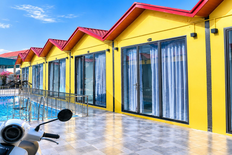 Pool 2, Minh Chau Riveside, Vân Đồn