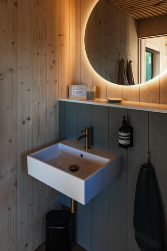 Bathroom 3, Vineyard Cabins at Chateau Puynard, Gironde