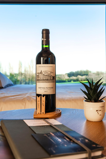 Food & Drinks, Vineyard Cabins at Chateau Puynard, Gironde