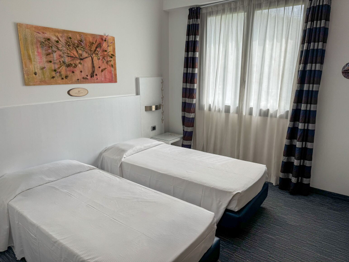 Bedroom 3, B&B HOTEL Milano Cologno Sporting, Milano