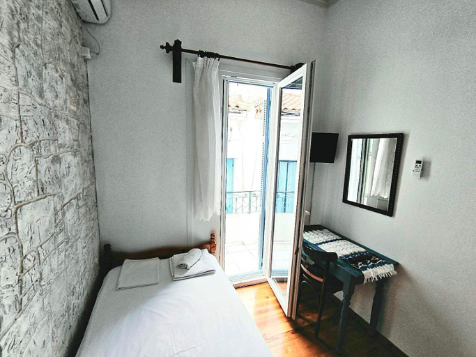 Bedroom 2, Yiayia's guesthouse, Thessaly