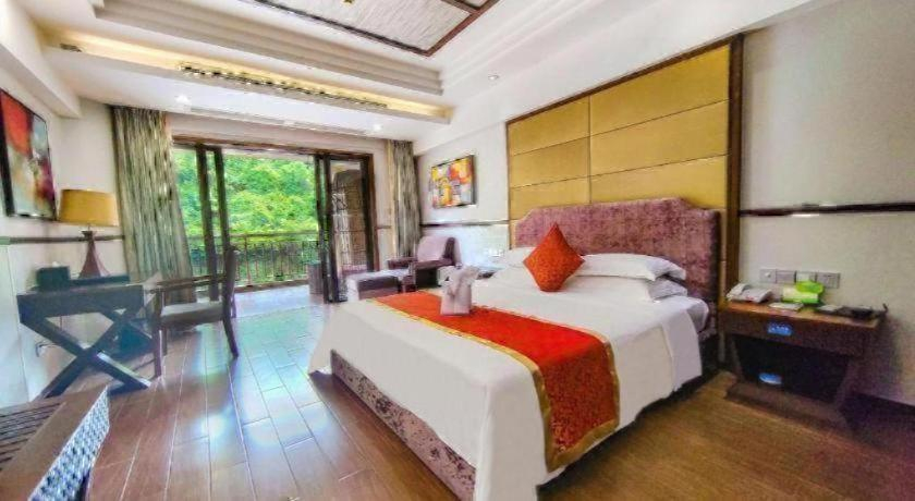 Bedroom 3, Grand Metro Park Bay Hotel, Sanya