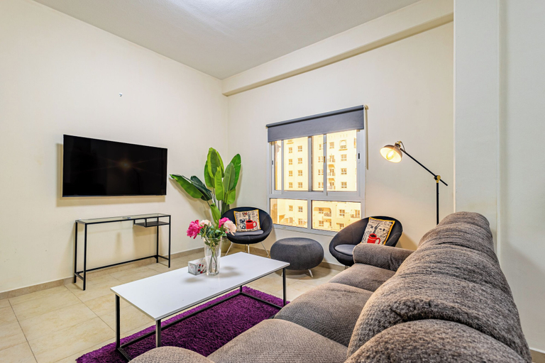 Living area 3, Studio Retreat In Reemram Pool & Gym, Dubai