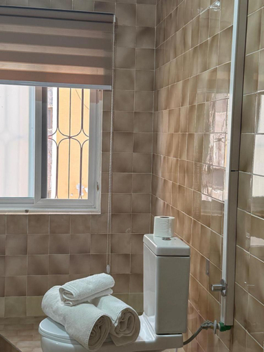 Bathroom 3, Casa Estrela - Sea & Art Guesthouse, Praia