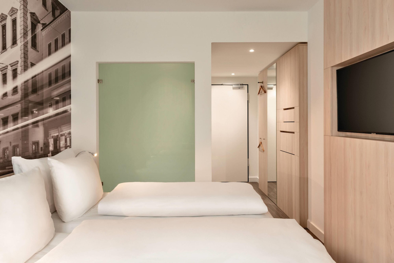 Bedroom 3, Super 8 by Wyndham Augsburg, Augsburg