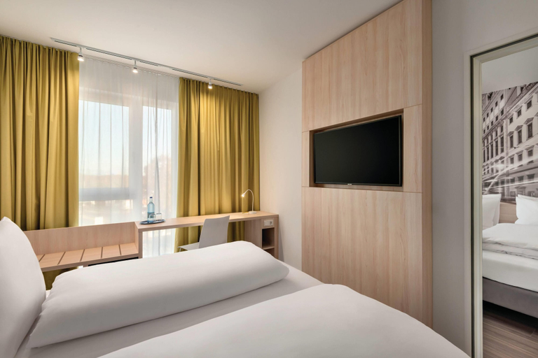 Bedroom 4, Super 8 by Wyndham Augsburg, Augsburg