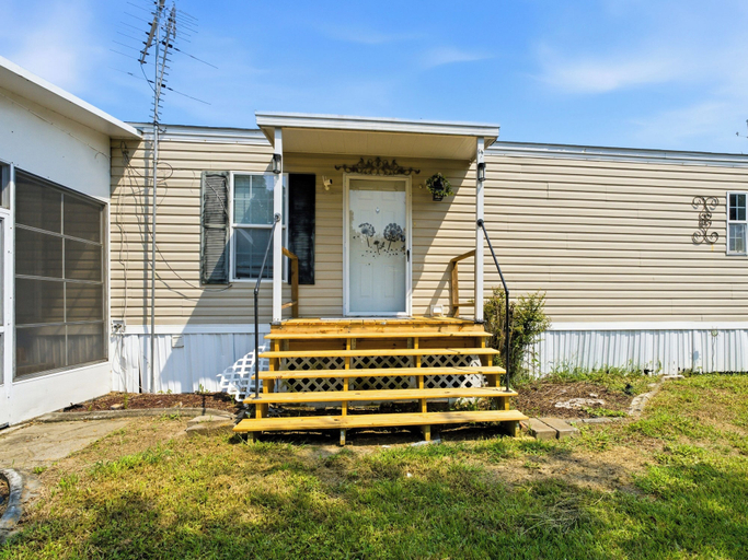 Exterior 5, Pcola, Escambia