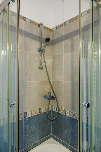 Bathroom 3, Adonis Rooms, Thessaly