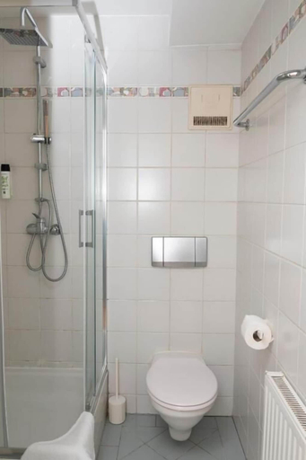 Bathroom 2, Miki Stays - 200m zum Prater, Wien