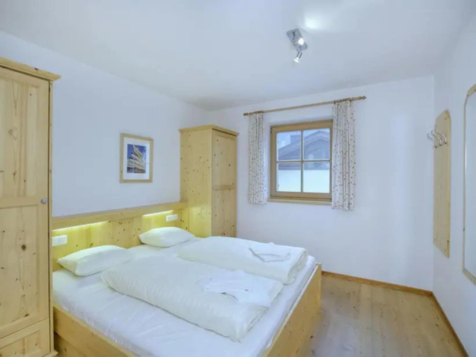 Bedroom 3, Detached Alpine Chalet With Sauna, Zell am See