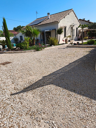 Exterior & Views 1, Chez Brigitte Chambre d hotes avec cour privative,piscine,, Vaucluse