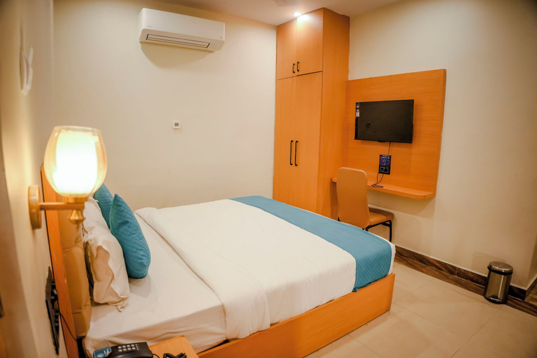 Room 5, Hotel Shivara, Kaushambi