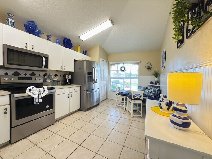 Private kitchen 5, Near Disney Villa 3 Bd Private Pool 3 Bedroom Home, Polk