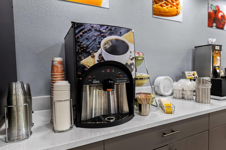 Food & Drinks 5, Suburban Studios Fishers Indianapolis, Hamilton