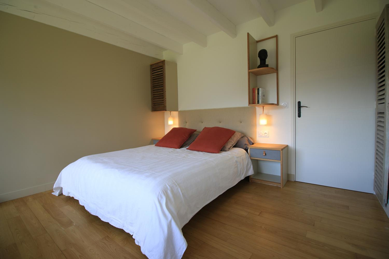 Bedroom 2, Aux Logis de Fonfroide Chez Mylene & David, Cantal