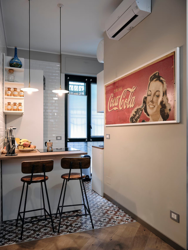 Others 4, Charming Apartment in Milan, Milano