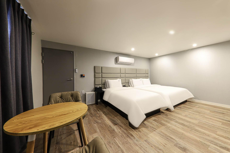 Bedroom 2, Hotel Raon in Tongyeong, Tongyeong