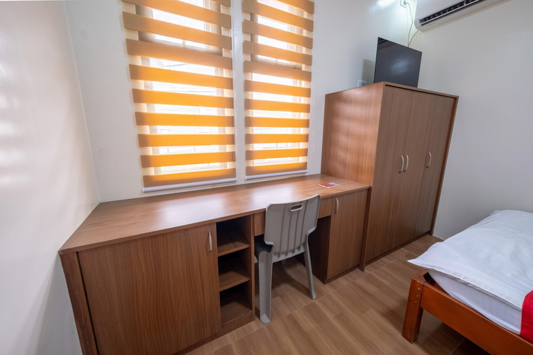 Bedroom 2, Reddoorz @ Alquiza Residences Paranaque, Parañaque
