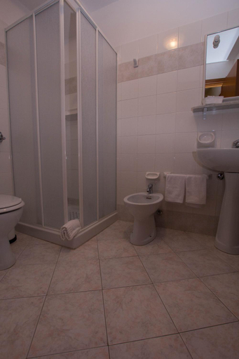Bathroom 4, Noto Bedda Bed&Breakfast, Syracuse