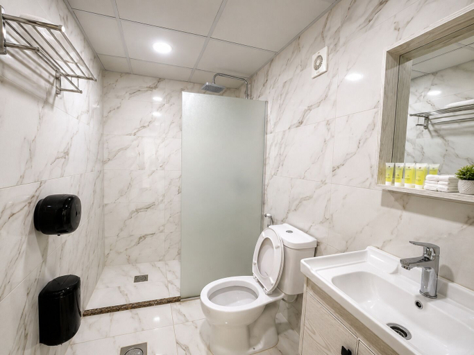 Bathroom 4, Hasan Zawaideh Camp, Quaira